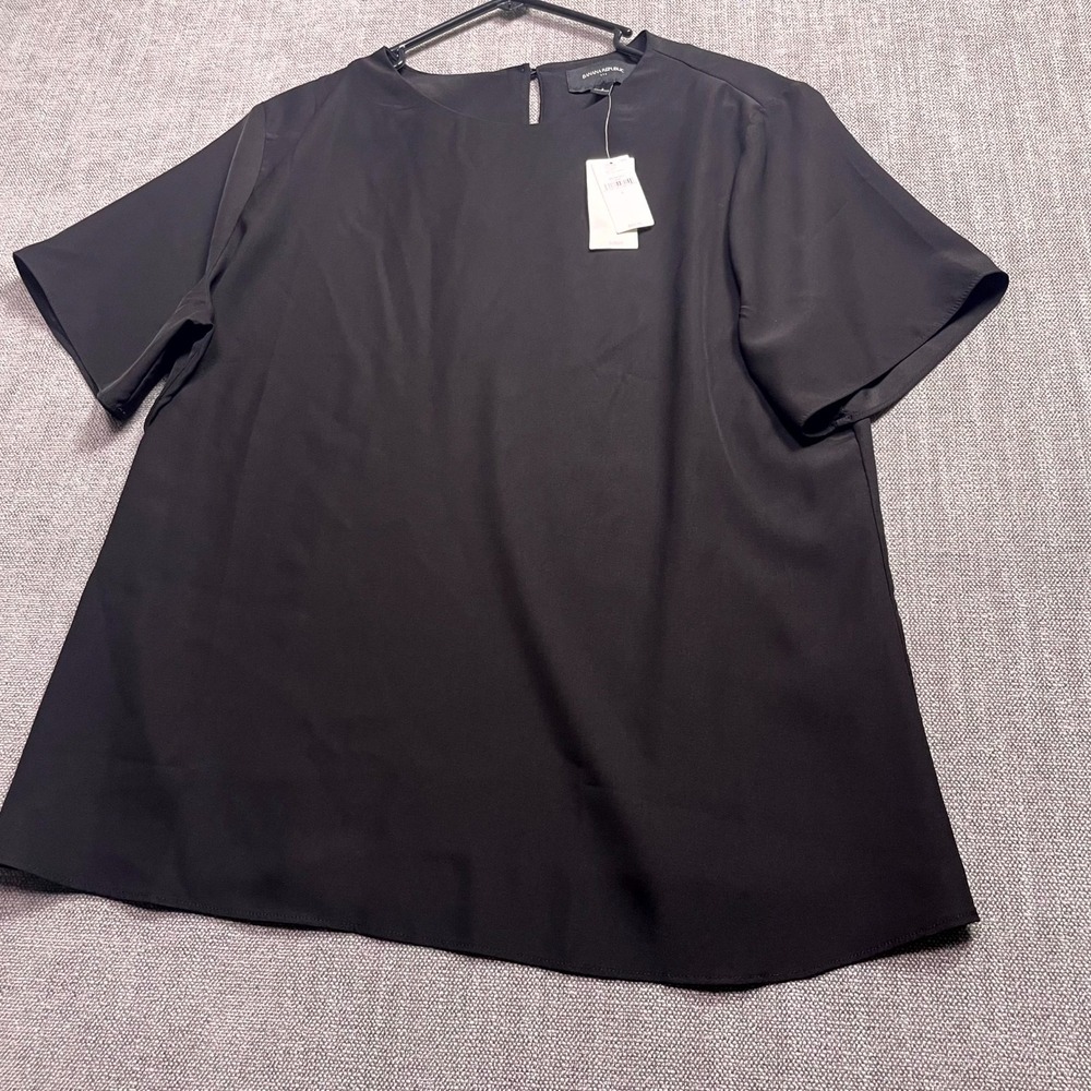 Banana Republic T-Shirt Womens Large Black Keyhole Back Crew Neck Top NEW